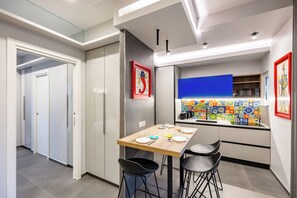 Apartment, 1 Queen Bed with Sofa bed, Balcony | Dining room