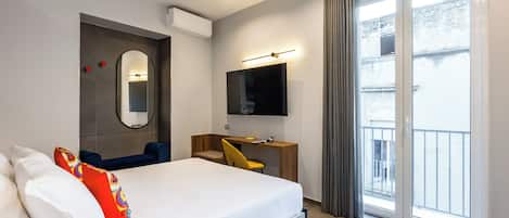 アパートメント クイーンベッド 1 台ソファーベッド付き バルコニー | デスク、アイロン / アイロン台、WiFi (無料)