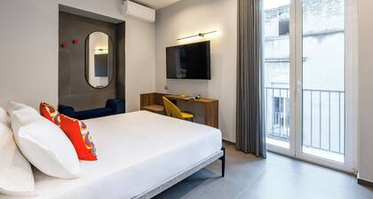 Pop House in the Heart of Sanita by Wonderful Italy
