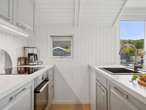 Fridge, microwave, dishwasher, cookware/dishes/utensils