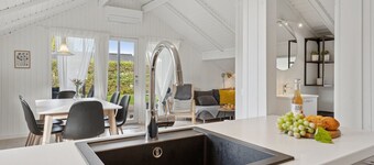 "Hannah" - 200m from the sea by Interhome