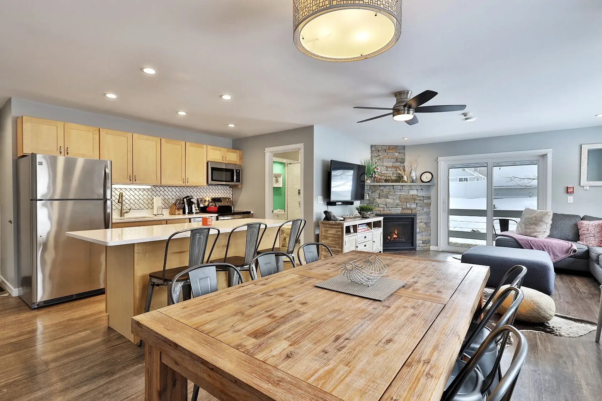 Condo, 1 habitación, cocina, vista al jardín | Cocina privada | Frigobar, microondas, horno y utensilios de cocina 