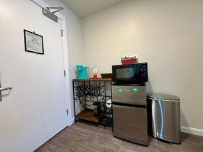 Studio | Private kitchen | Mini-fridge, microwave, oven, cookware/dishes/utensils - The Suites at Killington Center (Killington)