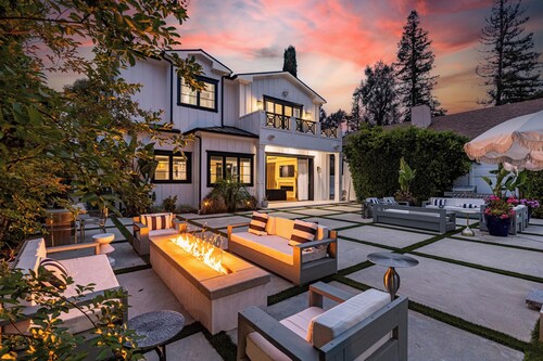 Otis Ave - Modern Farmhouse Retreat w/ Pool, Spa & Luxe Interiors