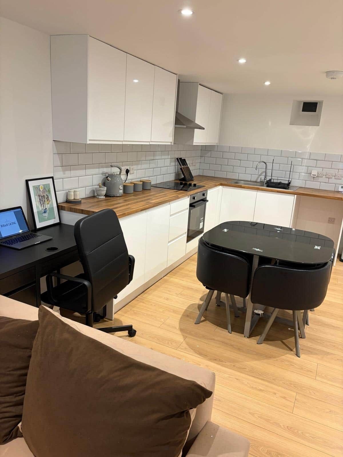 المنشأة من الداخل