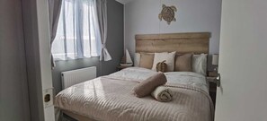 4 bedrooms, free WiFi - Big Boss Caravan-Camber Sands,Sleep 8, Free Wi-Fi, Netflix, Parking (Camber Rye)