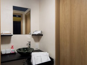 Bathroom - Kanade Kyotoeki-Hachijomuromachian (Kyoto)