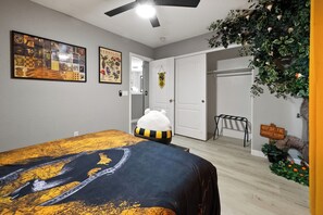 4 bedrooms, iron/ironing board, WiFi, bed sheets