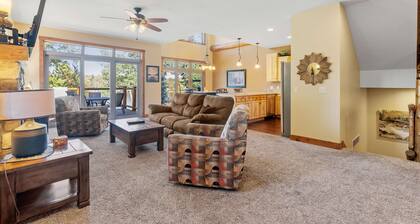 Lakefront Lodge - spacious-luxurious