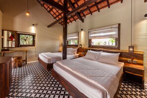 Superior dubbelrum - utsikt mot trädgården | Egyptiska bomullslakan, sängtillbehör av högsta kvalitet och duntäcken