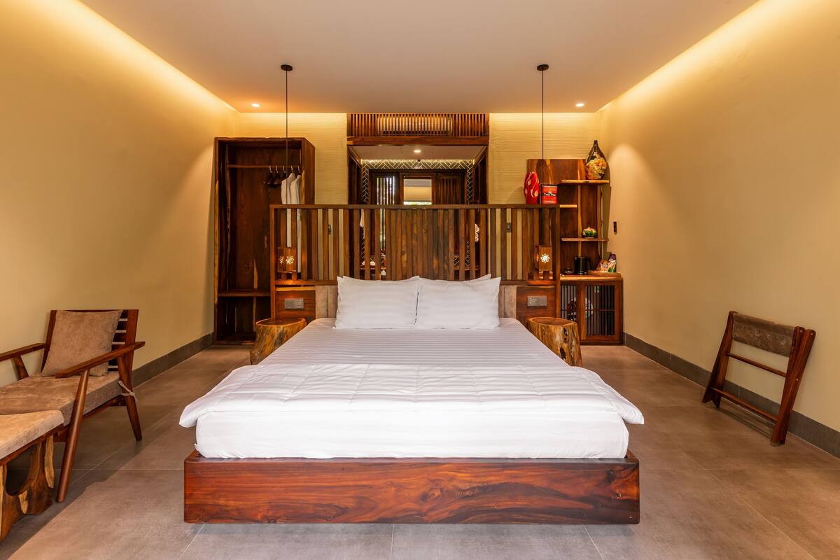 Egyptian cotton sheets, premium bedding, down duvets