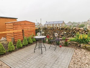 Outdoor dining - Orchard Cottage (Appleby-in-Westmorland)