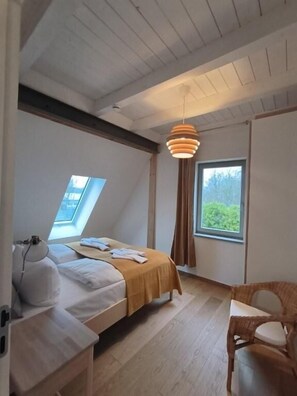 2 Schlafzimmer, Reisekinderbett, kostenloses WLAN, Bettwäsche