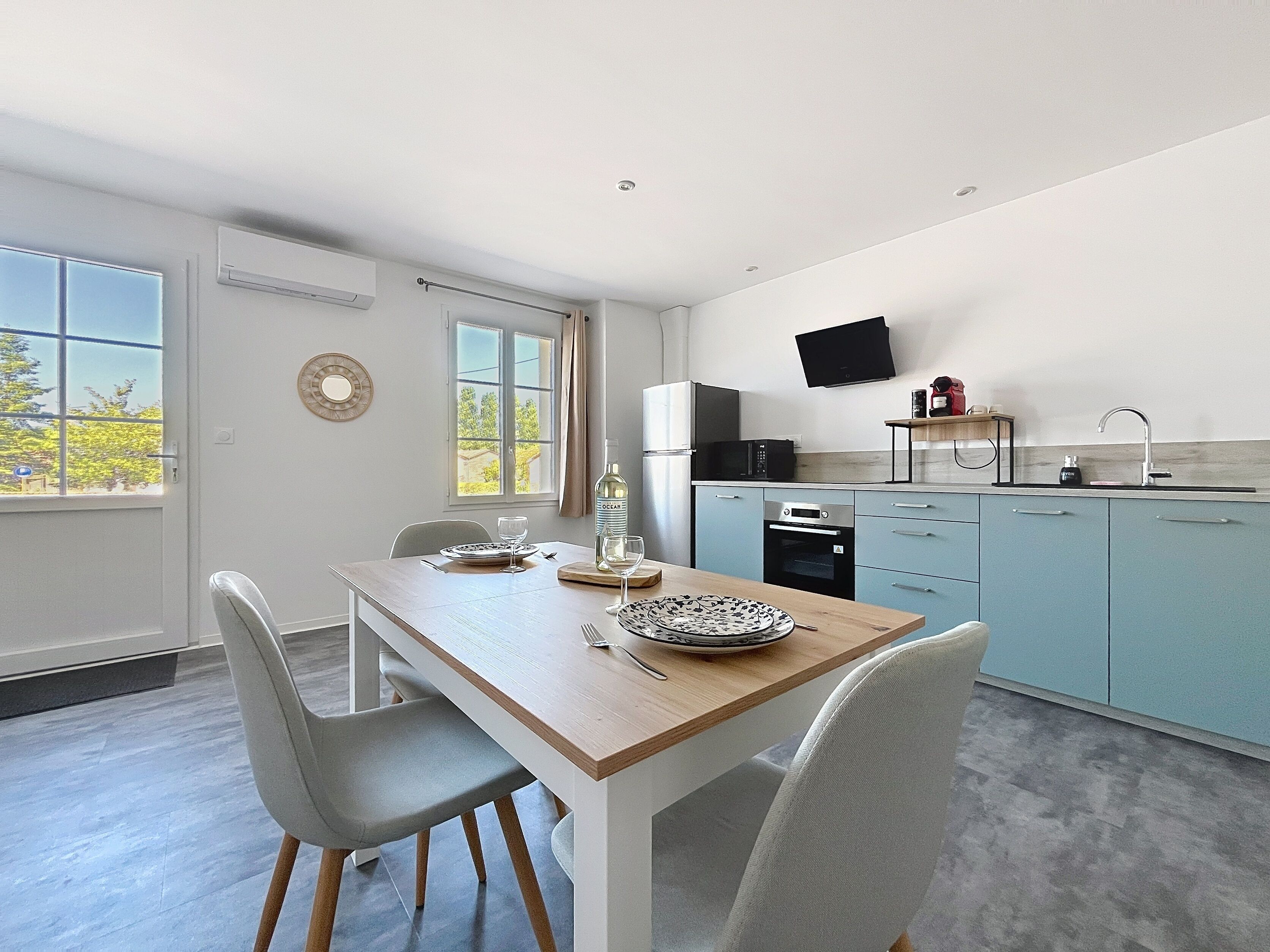 Køleskab, mikrobølgeovn, ovn, kogeplade