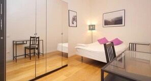 4 chambres, fer et planche Ă repasser, accĂšs Ă Internet, literie fournie