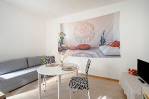 TV - Holiday Home 'Miro’ House' with Wi-Fi and Air Conditioning (bari)