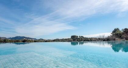 Apartment 'First Floor' with Shared Pool, Wi-Fi and Air Conditioning