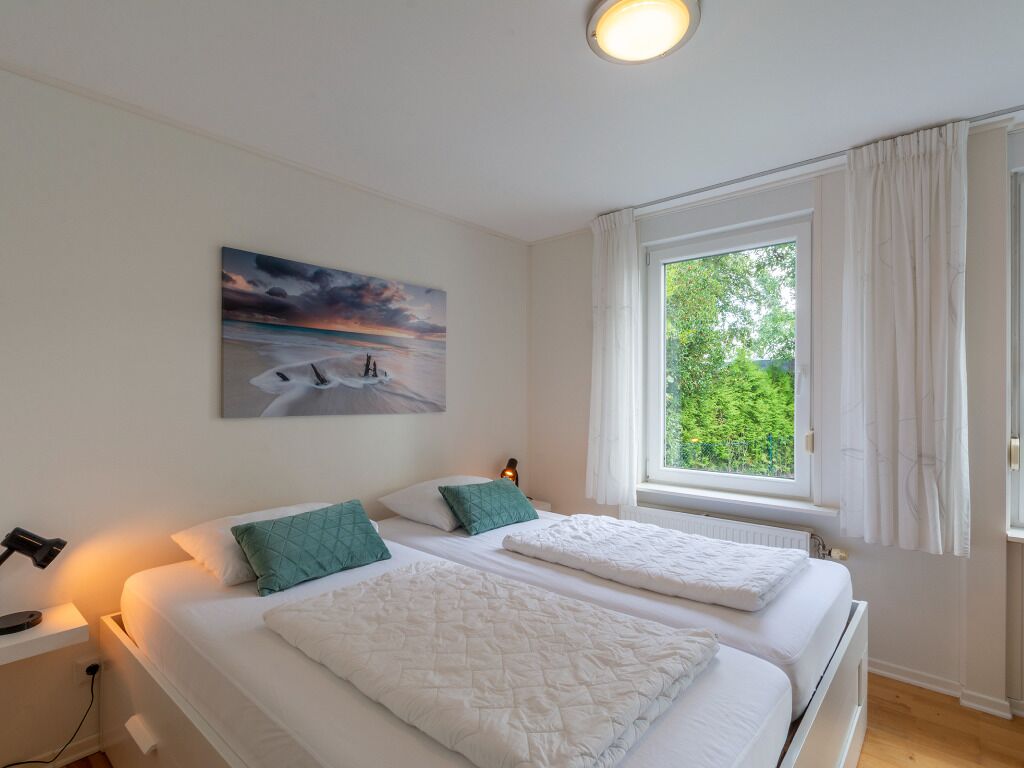 4 bedrooms, iron/ironing board, free WiFi