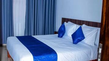 Superior Studio Suite, City View | Individually decorated, individually furnished, free WiFi