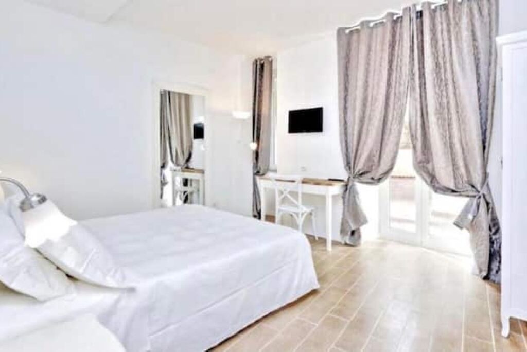 1 chambre, fer et planche à repasser, accès Internet, draps fournis