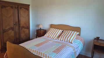 4 chambres, fer et planche Ă repasser, draps fournis