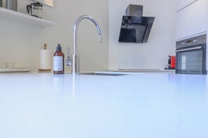 Oven, dishwasher, coffee/tea maker