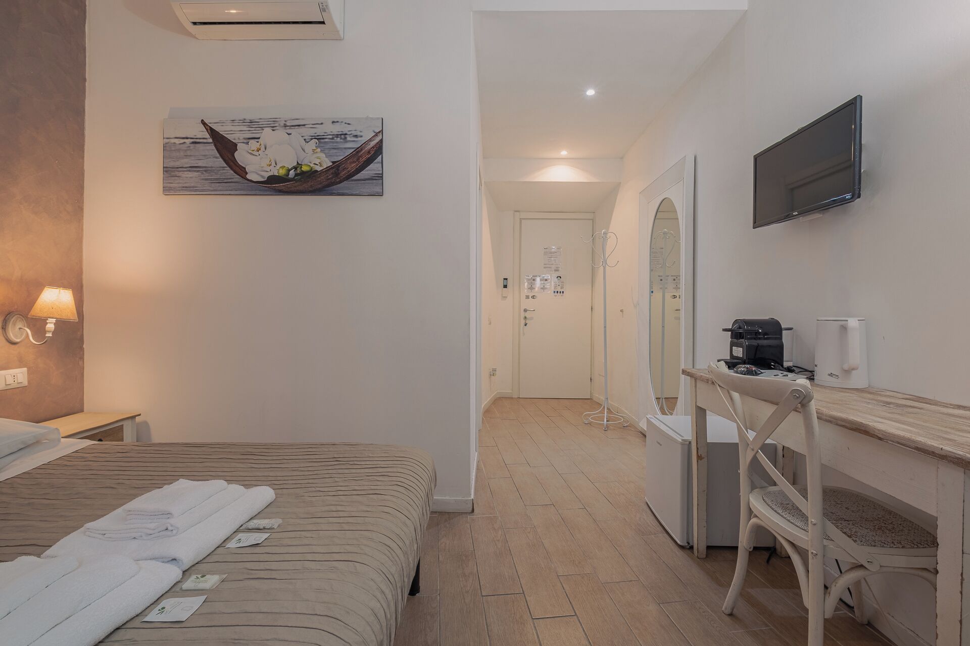 1 bedroom, iron/ironing board, Internet, bed sheets