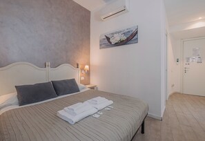 1 bedroom, iron/ironing board, Internet, bed sheets