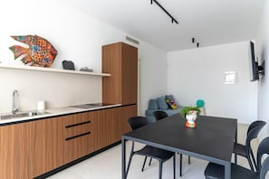 Apartment, Balcony | Private kitchen