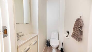 Bruser, hårtørrer, håndklæder