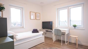 5 Schlafzimmer, Schreibtisch, Bügeleisen/Bügelbrett, kostenloses WLAN