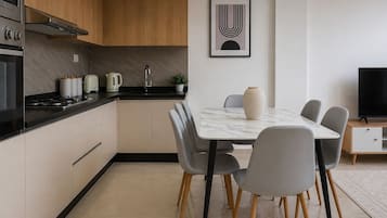 Apartment | Dapur peribadi | Peti sejuk, ketuhar gelombang mikro, ketuhar, dapur