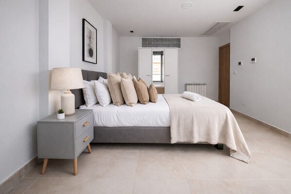 Apartment | Iron/ironing board, free WiFi