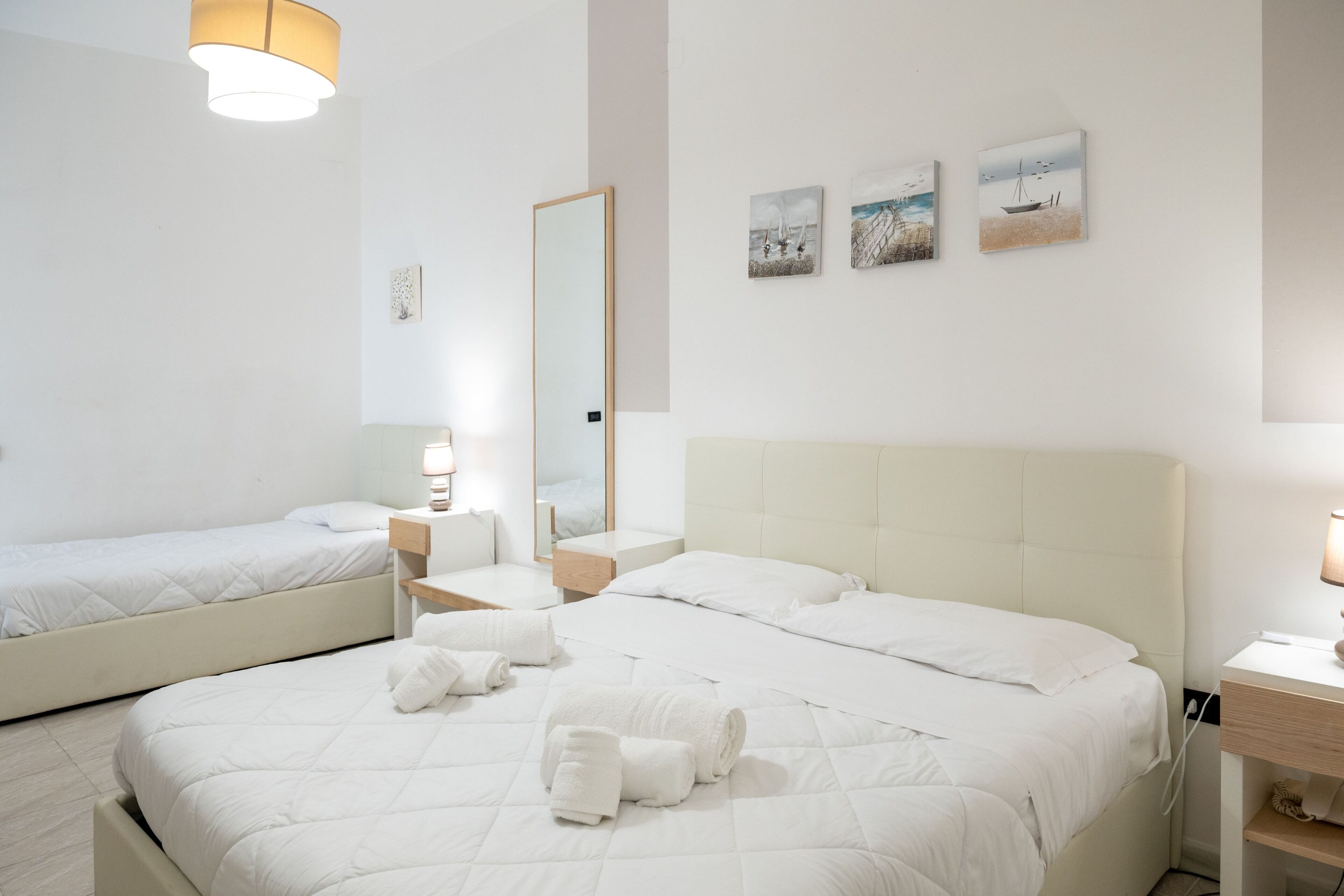 Camera tripla | Minibar, una cassaforte in camera, una scrivania