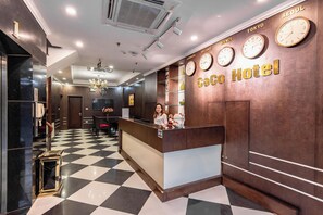 Quầy tiếp tân