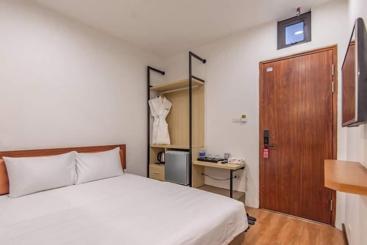 Standard Double Room | Blackout curtains, free WiFi