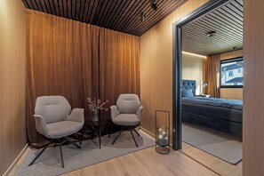 5 quartos, escrivaninha, ferros/tábuas de passar roupa, Wi-Fi