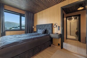 5 bedrooms, desk, iron/ironing board, WiFi - Villa Panorama by Arctic Seasons|Luxury Home| View (Tromsø)