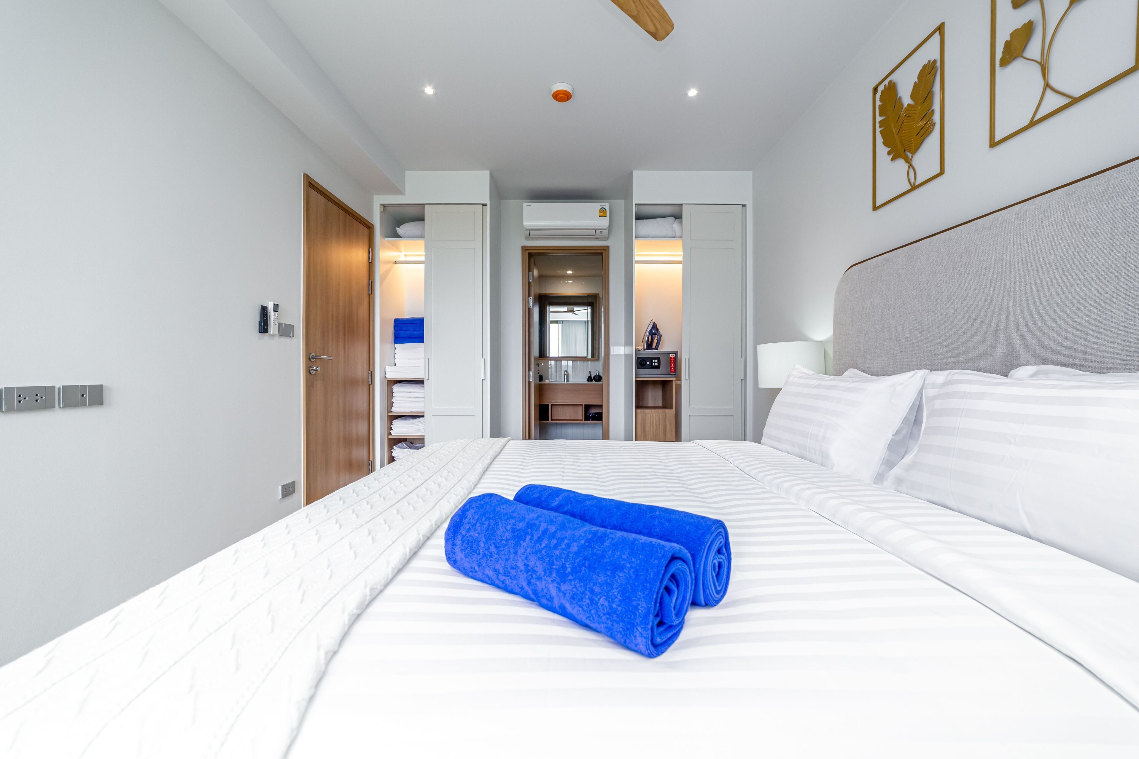 Junior Apartment, Patio | Desk, free WiFi