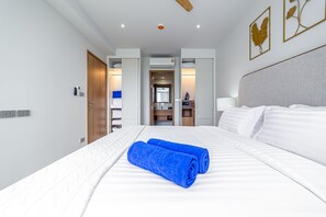 Junior Apartment, Patio