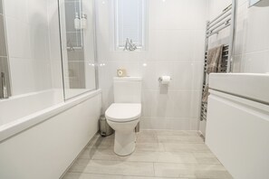 Shower - The Black Barnacle (Redruth)