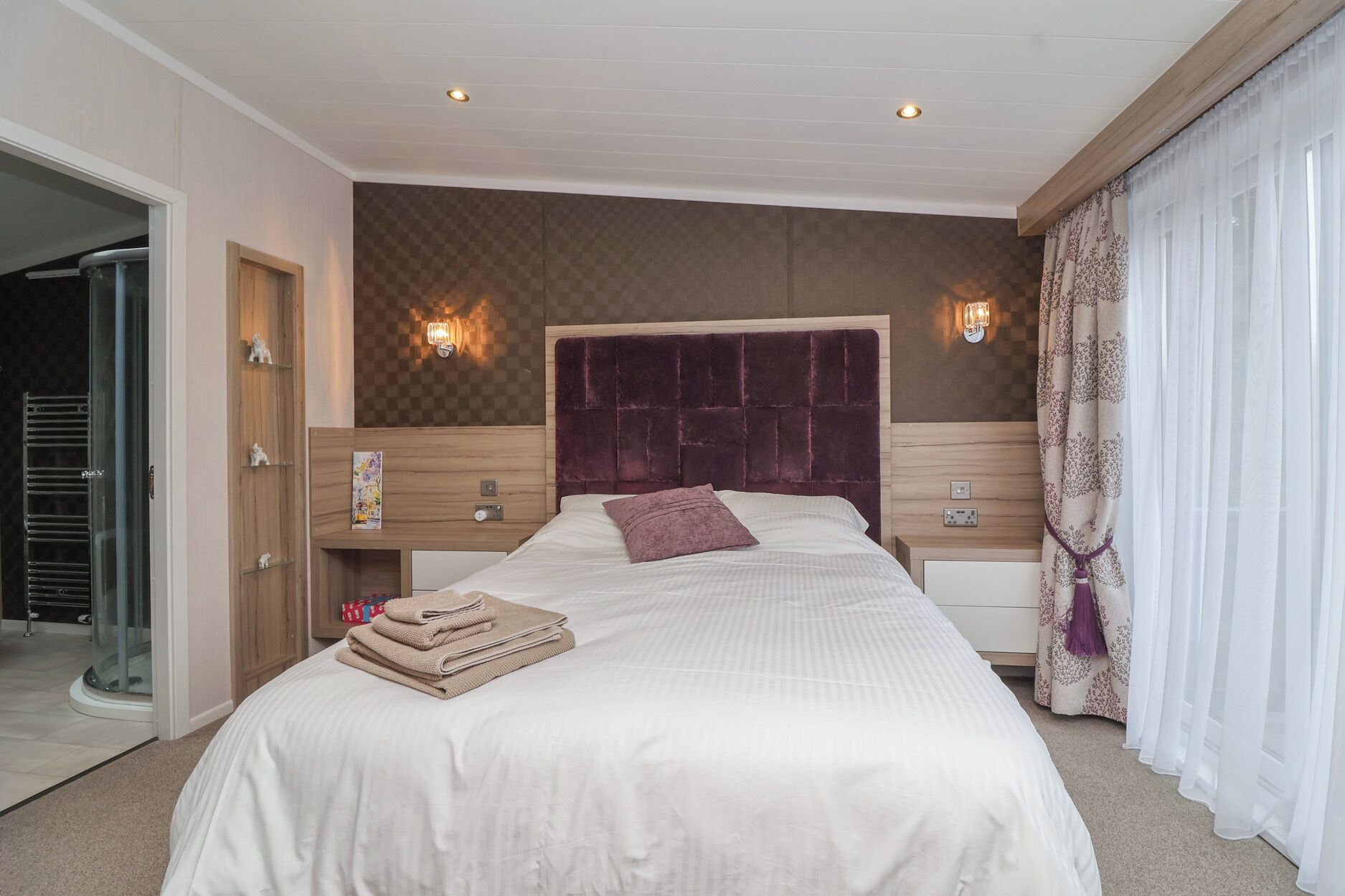 2 bedrooms, individually decorated, individually furnished, free WiFi