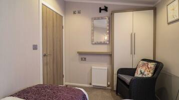 2 bedrooms, individually decorated, individually furnished, free WiFi