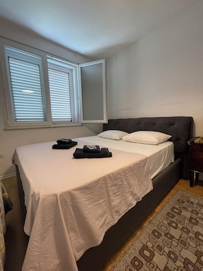 1 habitación, internet y ropa de cama