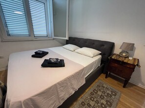 1 soverom, internettilgang og sengetøy