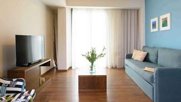 Comfort Apartment, 2 Bedrooms, Balcony, Partial Sea View | Living area