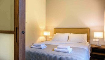 Comfort Apartment, 1 Bedroom, Garden View | Laptop workspace, soundproofing, iron/ironing board, free WiFi