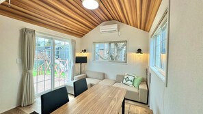 Individually decorated, individually furnished, free WiFi, bed sheets - Solana Izu HighLands (Itō)