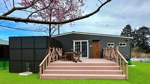 (Ruri)Basic / Open-air bath / Private dog run / Barbecue grill / Non-smoking | Individually decorated, individually furnished, free WiFi, bed sheets - Solana Izu HighLands (Itō)