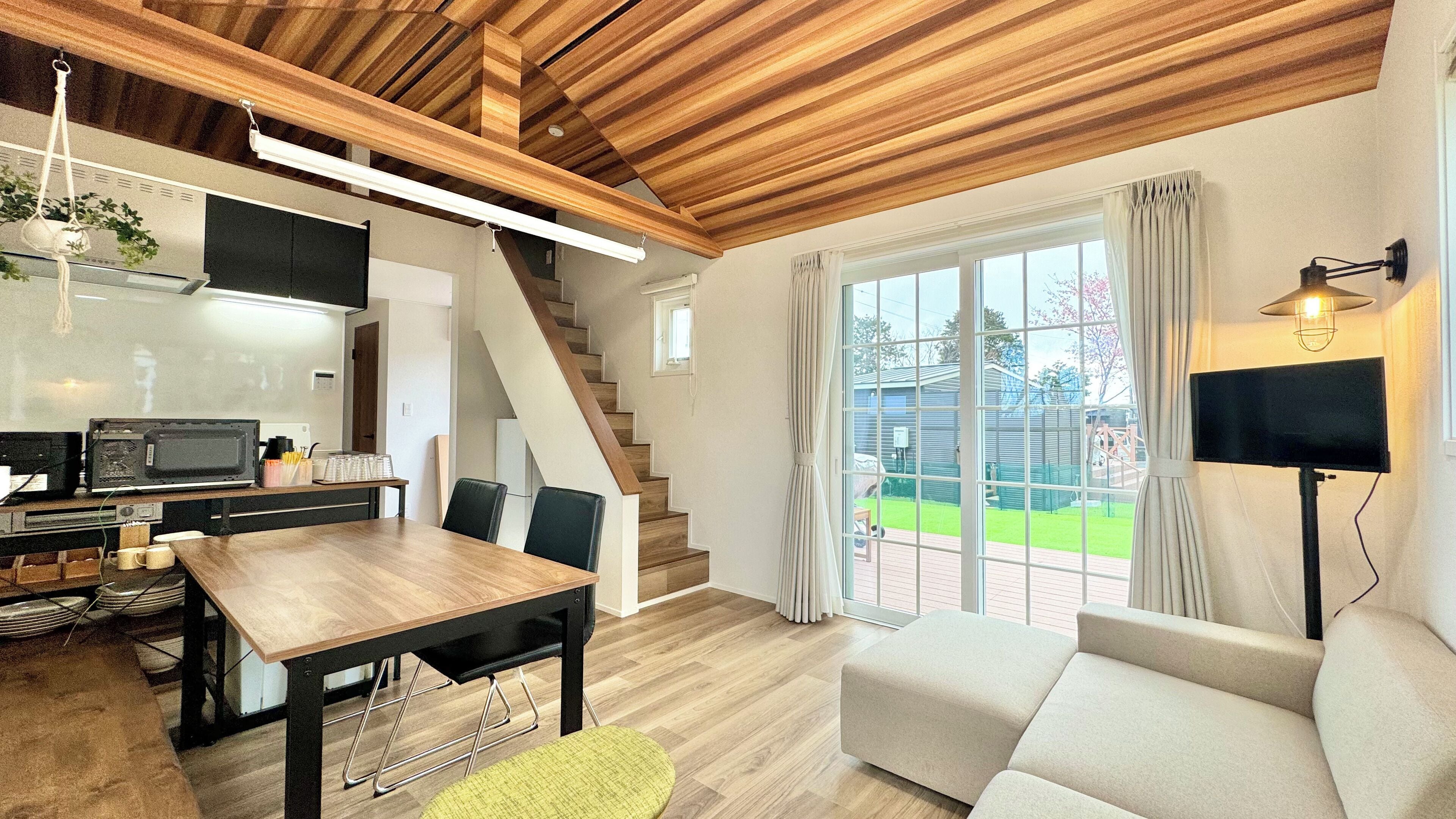 (Hisui)Basic / Open-air bath / Private dog run / Barbecue grill / Non-smoking | Individually decorated, individually furnished, free WiFi, bed sheets